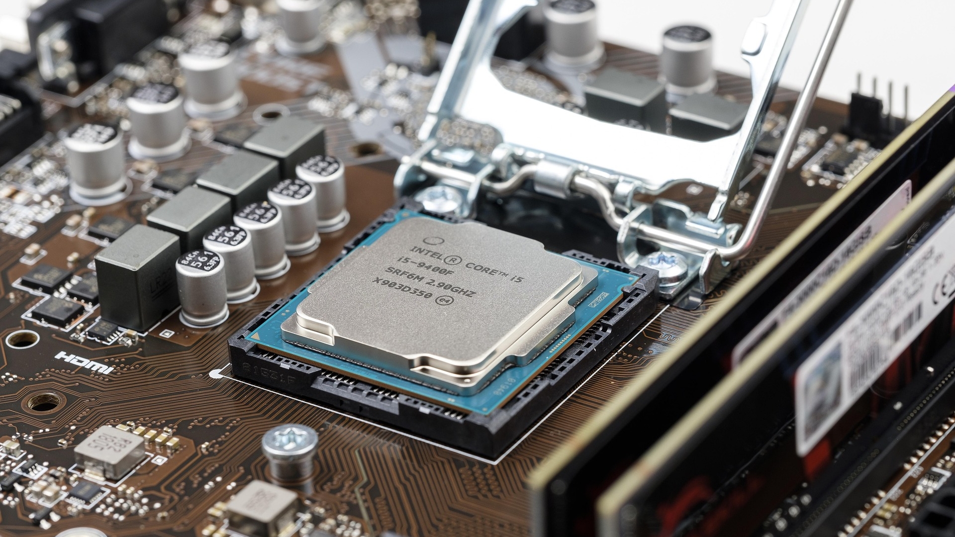 cpu-4393376_1920.jpg