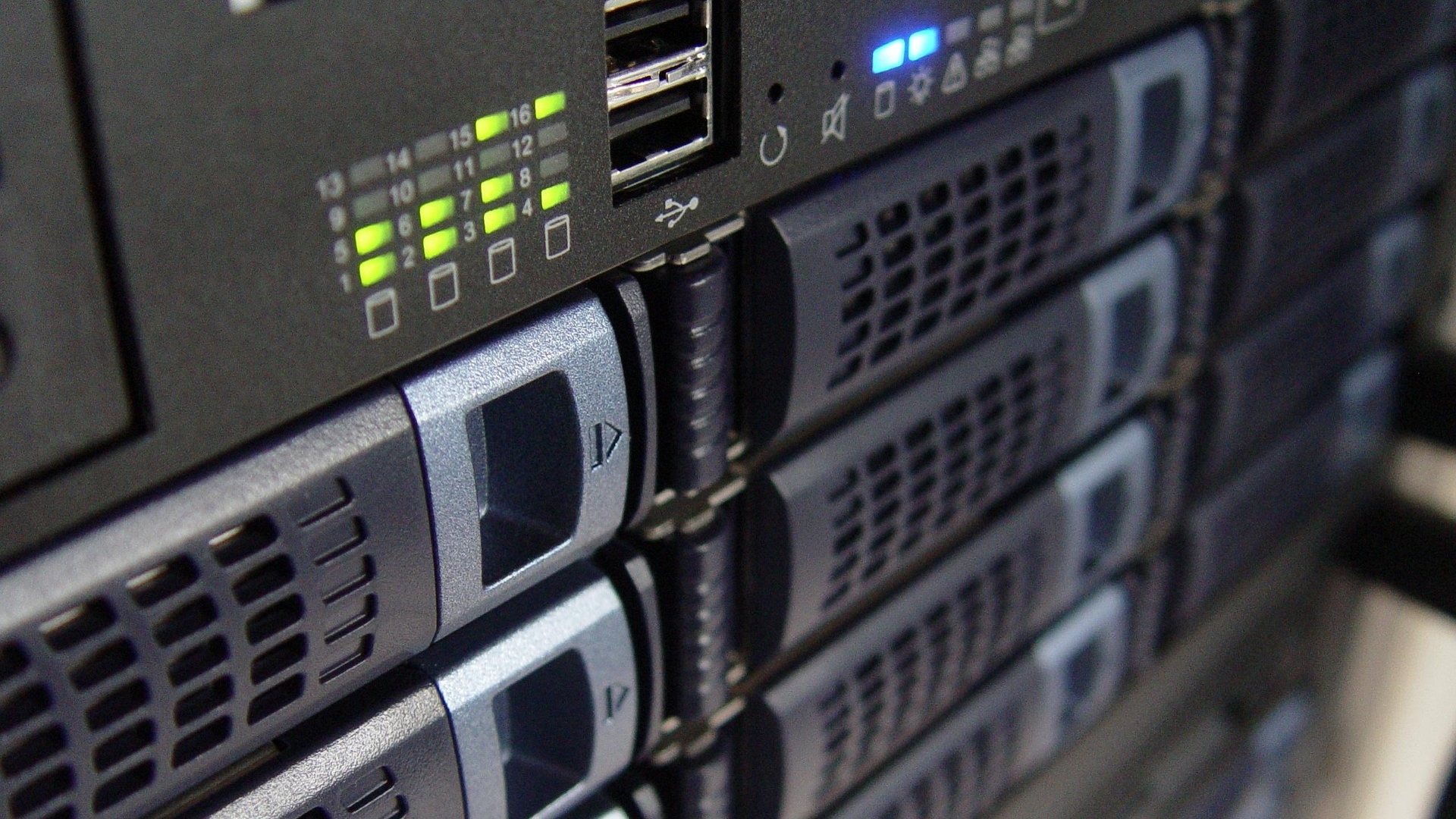 technology-1587673_1920.jpg